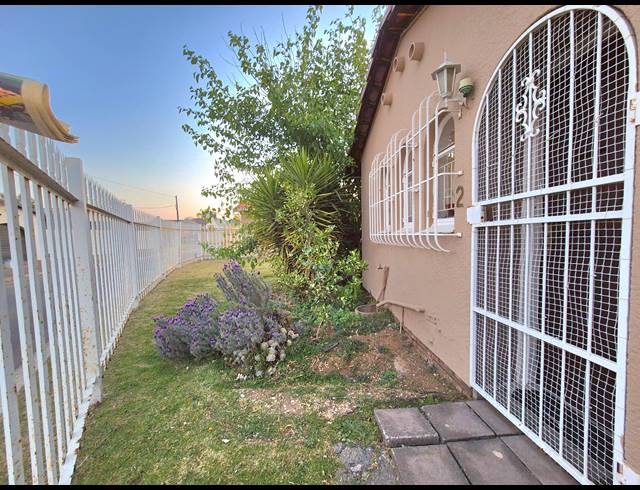2 BEDROOM HOUSE FOR SALE IN HUNTINGDON